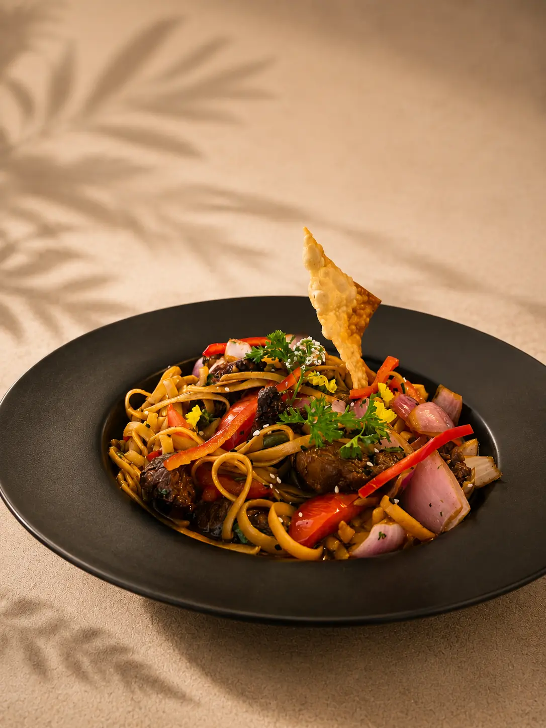 Fetuccini a la Huancaína con lomo salteado